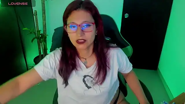 Snapshot of VictoriaSpenser chatting on November 3, 2025, 2:31 pm VictoriaSpenser online show from November 3, 2025, 2:31 pm