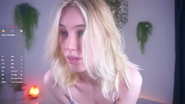 Snapshot of HoneyRay chatting on October 28, 2025, 8:02 am HoneyRay online show from October 28, 2025, 8:02 am