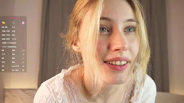 Snapshot of HoneyRay chatting on October 7, 2025, 11:28 pm HoneyRay online show from October 7, 2025, 11:28 pm