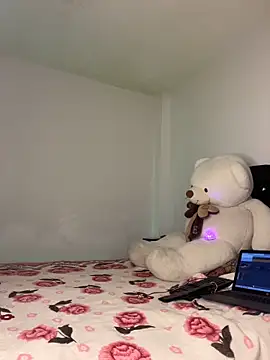 Snapshot of Linda_rouse chatting on November 23, 2025, 12:42 am Linda rouse online show from November 23, 2025, 12:42 am