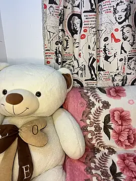 Snapshot of Linda_rouse chatting on October 27, 2025, 10:44 pm Linda rouse online show from October 27, 2025, 10:44 pm