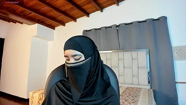 kalila latif online show from November 13, 2025, 2:48 am