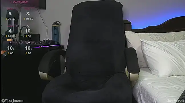 Snapshot of JustBrunox chatting on March 16, 2025, 10:22 am JustBrunox online show from March 16, 2025, 10:22 am