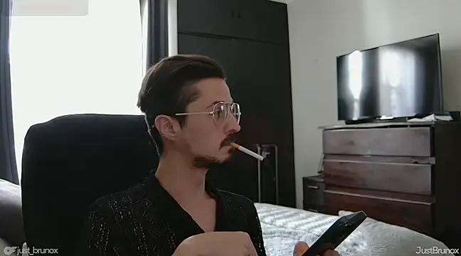 Snapshot of JustBrunox chatting on March 19, 2025, 8:11 pm JustBrunox online show from March 19, 2025, 8:11 pm