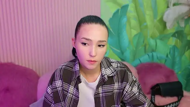 Amanda Choi online show from October 5, 2025, 6:42 pm