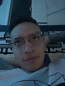 Johan sb online show from November 4, 2025, 5:55 am