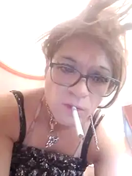 Snapshot of transreyna chatting on February 25, 2026, 4:18 pm transreyna online show from February 25, 2026, 4:18 pm