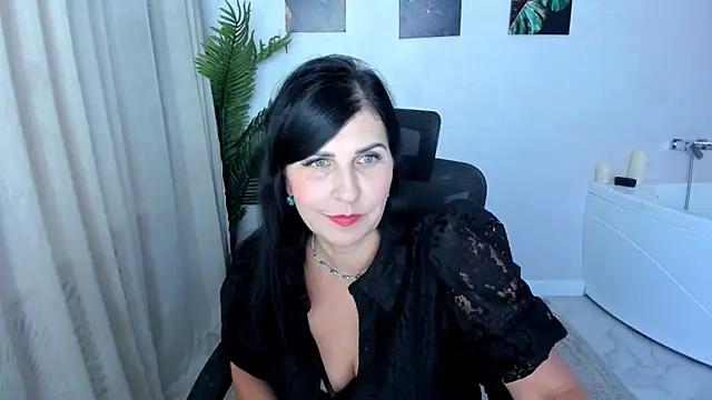 Moon Veloure1 online show from November 9, 2025, 12:31 pm