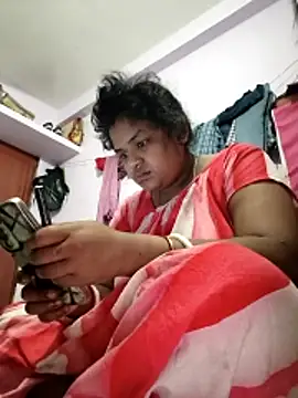 Deborbhavi222 online show from April 13, 2026, 4:44 pm