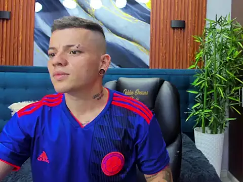 wildthor26 online show from January 17, 2026, 2:37 am