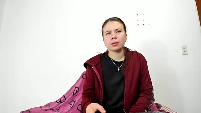Valen tina online show from September 29, 2025, 12:22 pm