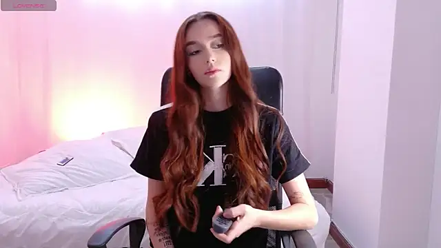 sofimarinn online show from September 26, 2025, 1:07 pm