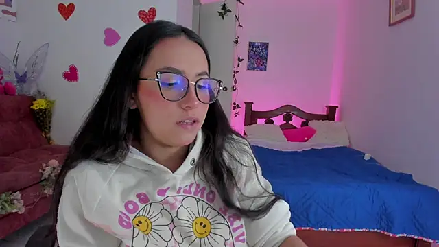 SophieLAmour online show from September 22, 2025, 10:27 pm