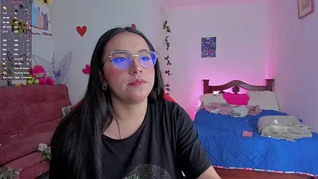 SophieLAmour online show from September 28, 2025, 12:17 am