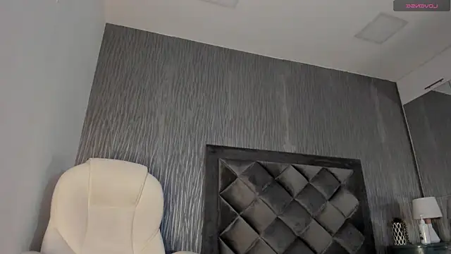 Snapshot of dylan_cross_ chatting on October 26, 2025, 11:10 am dylan cross online show from October 26, 2025, 11:10 am