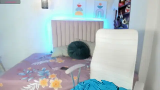 danika moriii online show from November 9, 2025, 8:35 pm