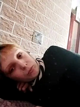 Snapshot of Ponka2011 chatting on February 17, 2026, 6:33 am Ponka2011 online show from February 17, 2026, 6:33 am