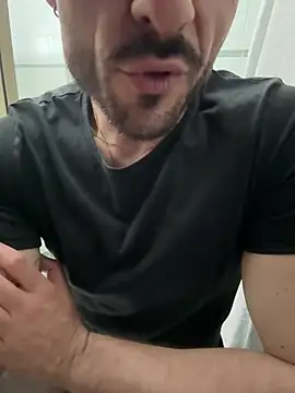 giovan2020 online show from April 27, 2026, 10:19 pm