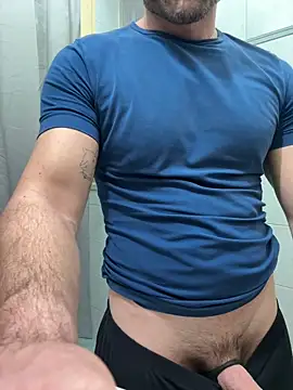 Snapshot of giovan2020 chatting on March 3, 2026, 11:23 pm giovan2020 online show from March 3, 2026, 11:23 pm