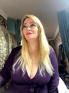 Sweet-blonde online show from November 18, 2025, 11:13 am