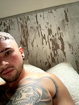 juanillocastro6996 online show from October 31, 2025, 3:52 pm