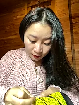 violet-00 online show from December 15, 2025, 1:33 am