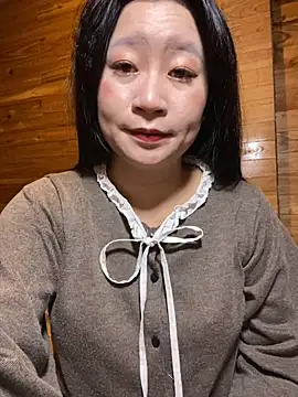 violet-00 online show from November 14, 2025, 1:09 am