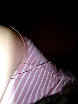 xuxulovezz online show from June 30, 2026, 1:33 pm