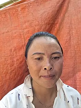 xuxulovezz online show from October 10, 2025, 3:18 am