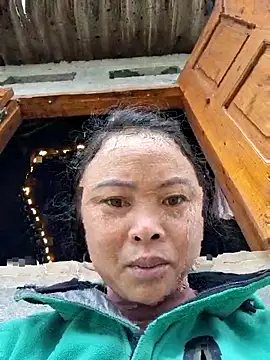 xuxulovezz online show from December 18, 2025, 1:55 am