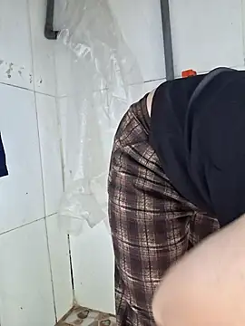 helenzz online show from November 10, 2025, 5:12 am