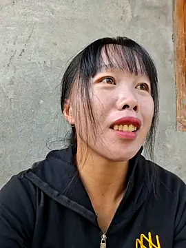 helenzz online show from October 10, 2025, 12:44 am