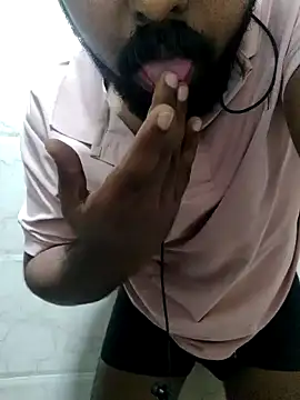 Snapshot of Karthk1010D chatting on September 22, 2025, 4:40 am Karthk1010D online show from September 22, 2025, 4:40 am