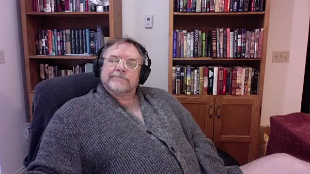 Vinyl22xh online show from March 1, 2026, 8:42 pm