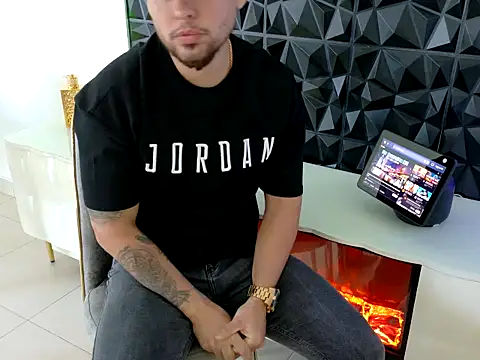 maximus888A online show from October 21, 2025, 8:47 am