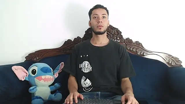 aroncooper1 online show from January 7, 2026, 3:55 am