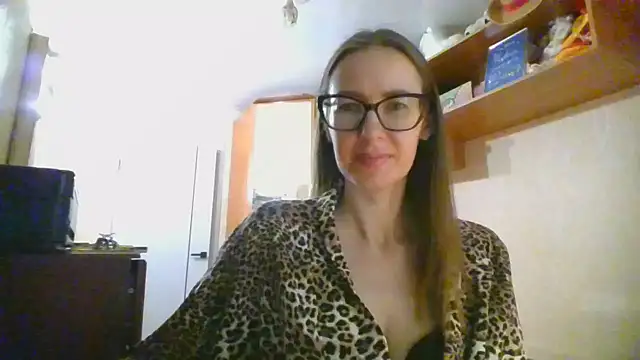 Snapshot of Norivann chatting on October 18, 2025, 12:40 pm Norivann online show from October 18, 2025, 12:40 pm