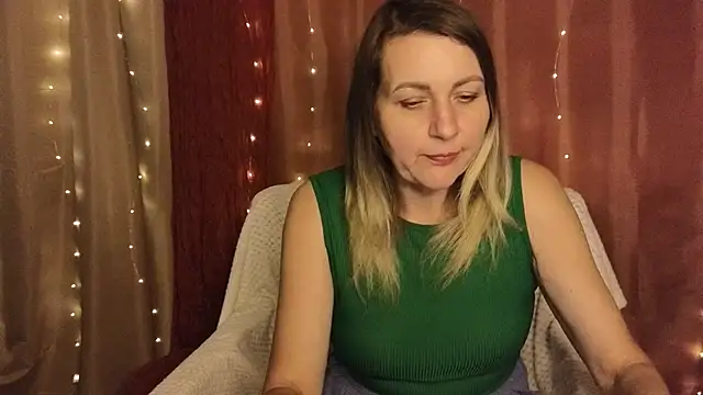 silvaraNoir online show from September 28, 2025, 4:03 pm