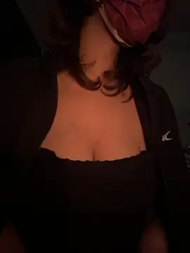 TEENA-CAM online show from January 13, 2026, 7:40 pm