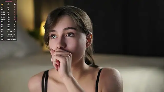 LettySlovacek online show from November 16, 2025, 1:43 am