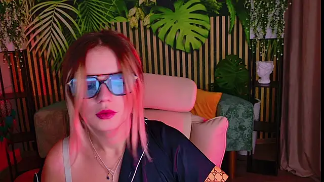 KellyHayden online show from October 14, 2025, 11:11 am