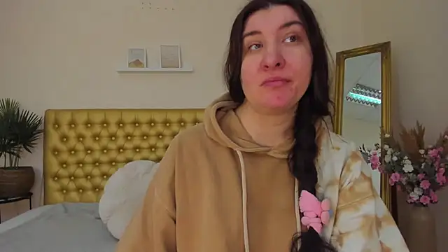 TrishaDarks online show from March 20, 2026, 6:14 am