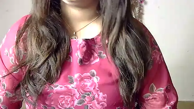 Snapshot of Aaliya02 chatting on June 16, 2026, 10:37 am Aaliya02 online show from June 16, 2026, 10:37 am