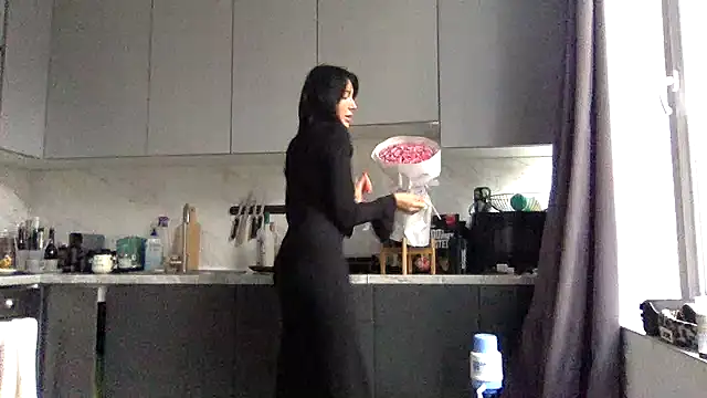 Veymoria online show from October 8, 2025, 11:01 am