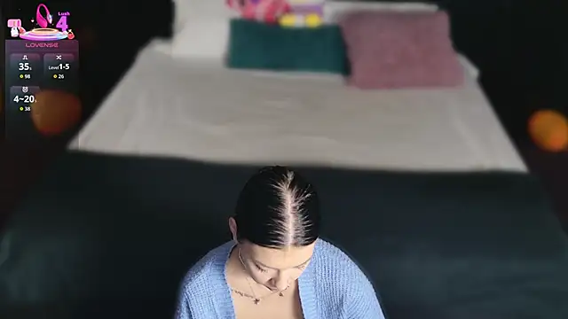 Snapshot of MeganSin_ chatting on November 7, 2025, 5:23 am MeganSin online show from November 7, 2025, 5:23 am