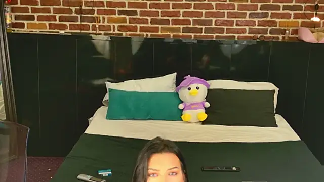 Snapshot of MeganSin_ chatting on December 1, 2025, 5:52 am MeganSin online show from December 1, 2025, 5:52 am