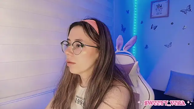 sweettvera online show from October 6, 2025, 10:38 am