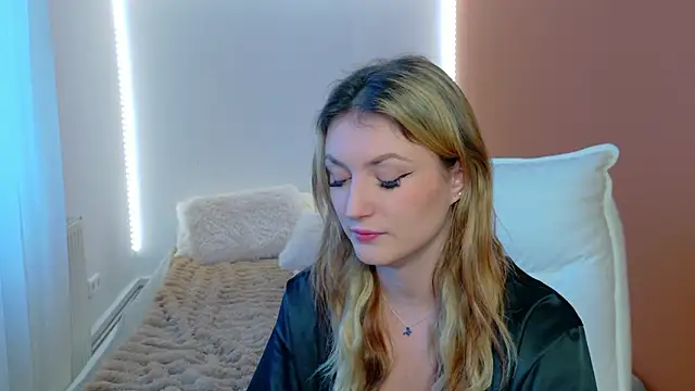 Snapshot of Anaayss_ chatting on February 3, 2026, 6:22 am Anaayss online show from February 3, 2026, 6:22 am