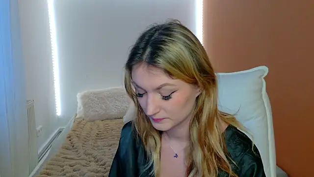 Snapshot of Anaayss_ chatting on February 3, 2026, 6:00 am Anaayss online show from February 3, 2026, 6:00 am