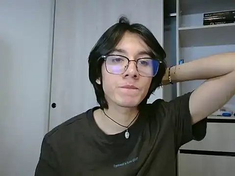 Snapshot of Matti_Mendez_ chatting on July 10, 2026, 5:57 pm Matti Mendez online show from July 10, 2026, 5:57 pm